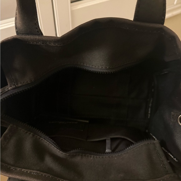 Marc Jacobs Medium Tote Bag
No strap - Picture 4 of 6